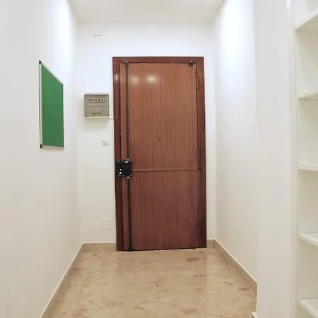 Third House Апартаменти